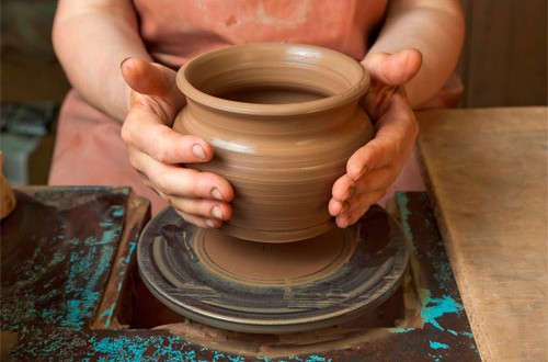 Por qué la cerámica y alfarería son una tendencia en YouTube